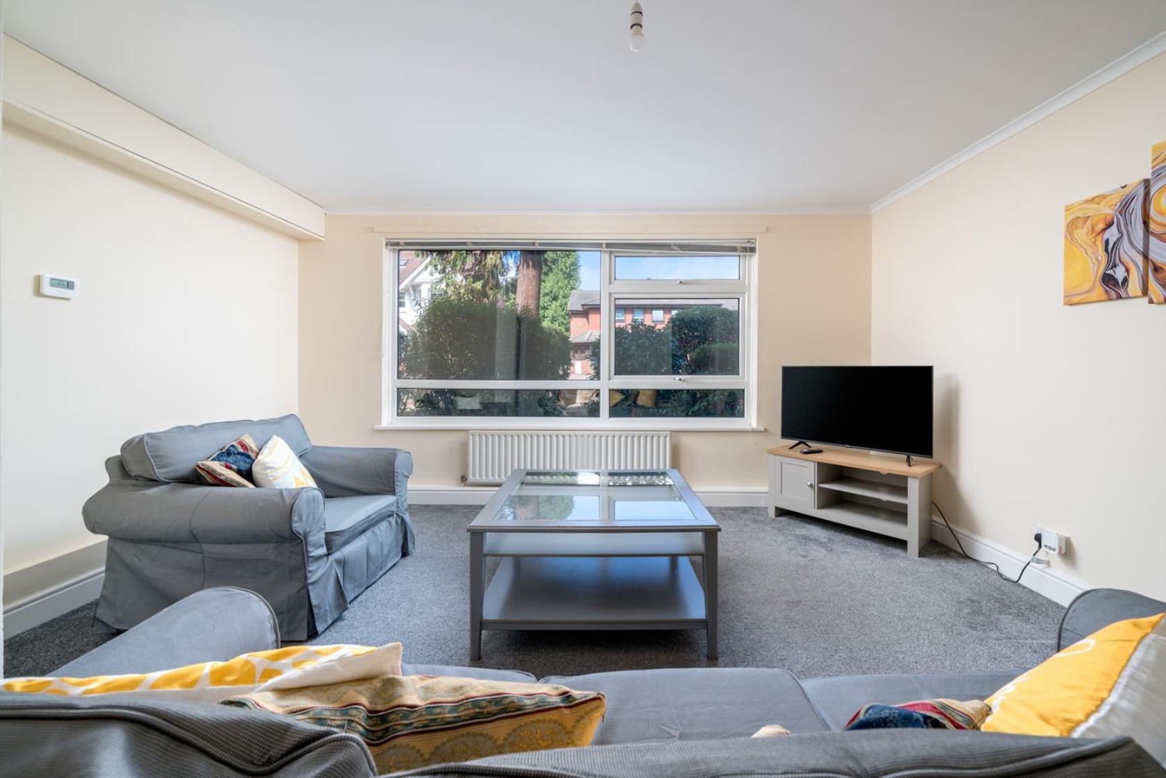 Redhill Surrey 2 Bedroom Pet Friendly Apartment By Sublime Stays Redhill (Surrey) Exterior foto