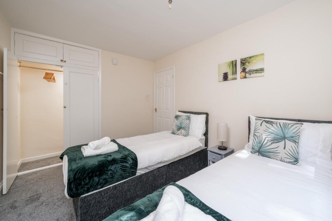 Redhill Surrey 2 Bedroom Pet Friendly Apartment By Sublime Stays Redhill (Surrey) Exterior foto