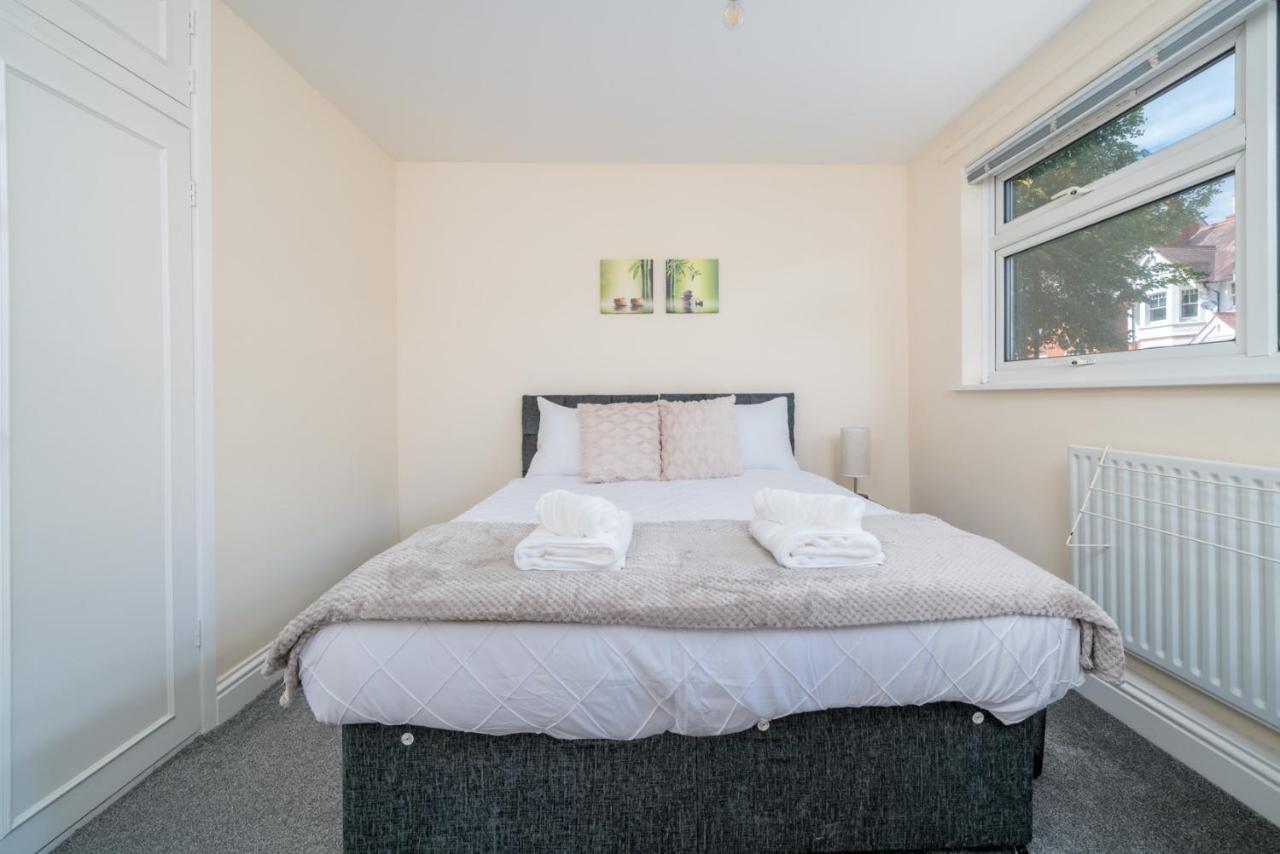 Redhill Surrey 2 Bedroom Pet Friendly Apartment By Sublime Stays Redhill (Surrey) Exterior foto
