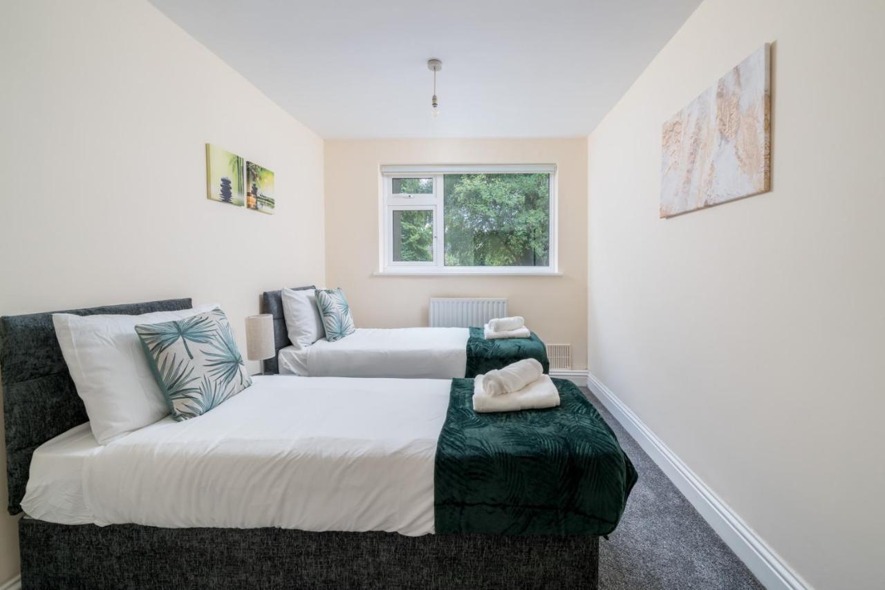 Redhill Surrey 2 Bedroom Pet Friendly Apartment By Sublime Stays Redhill (Surrey) Exterior foto