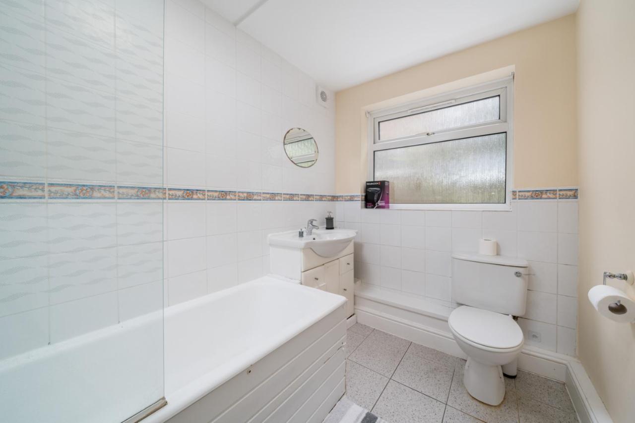 Redhill Surrey 2 Bedroom Pet Friendly Apartment By Sublime Stays Redhill (Surrey) Exterior foto
