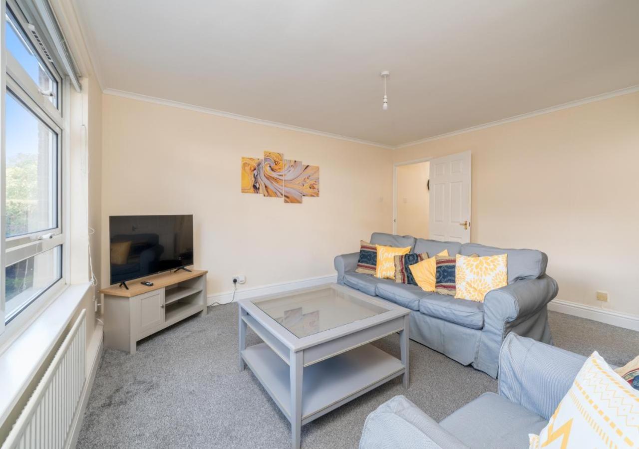 Redhill Surrey 2 Bedroom Pet Friendly Apartment By Sublime Stays Redhill (Surrey) Exterior foto